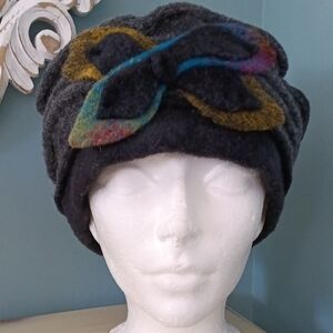 Creativa Wool Hat with Colorful Bow ❄️